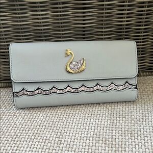 Elegant Swan Embellished Clutch - Light blue